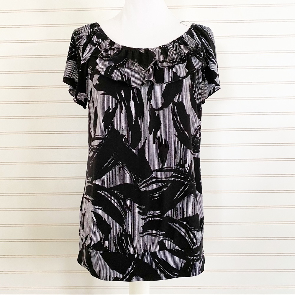 Black and white‎ abstract blouse Size L